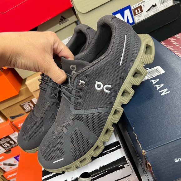 🔥shoe/sneakers will be shown during my live show today/ AVAILABLE FOR PURCHASE - Picture 4 of 11